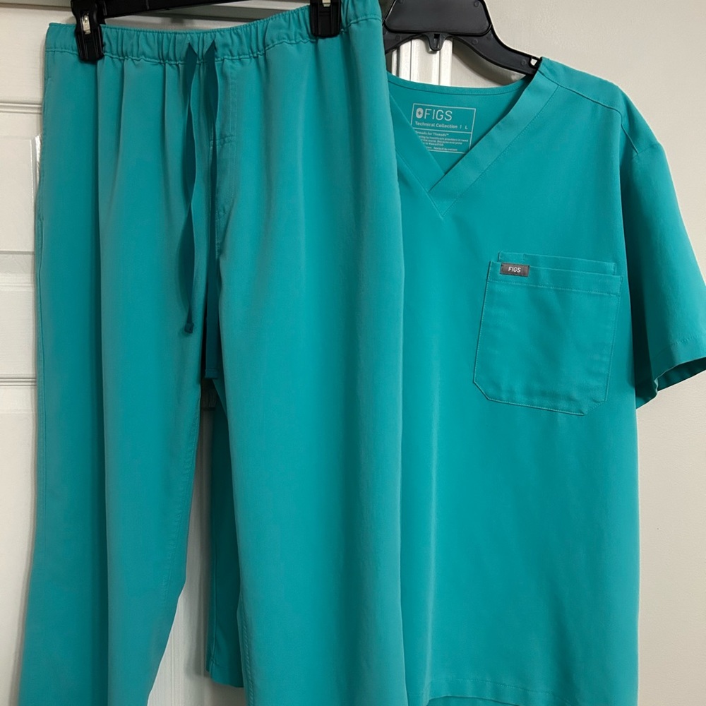 Figs Oasis Men’s Scrub Set
